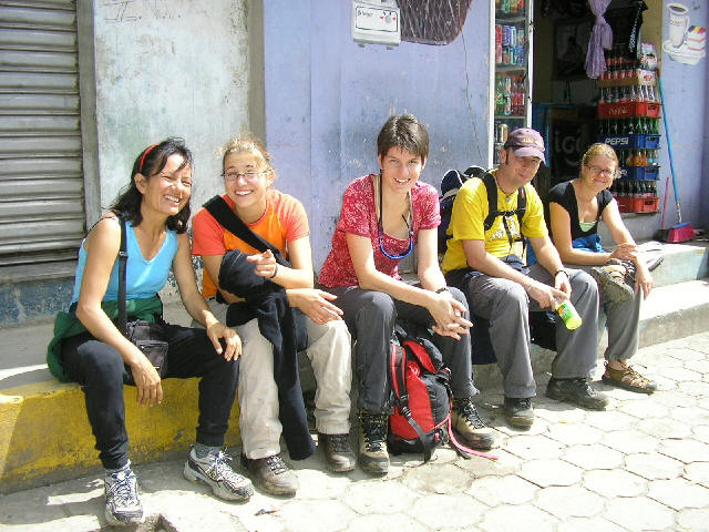 A rest during a hiking, naturally practicing spanish.